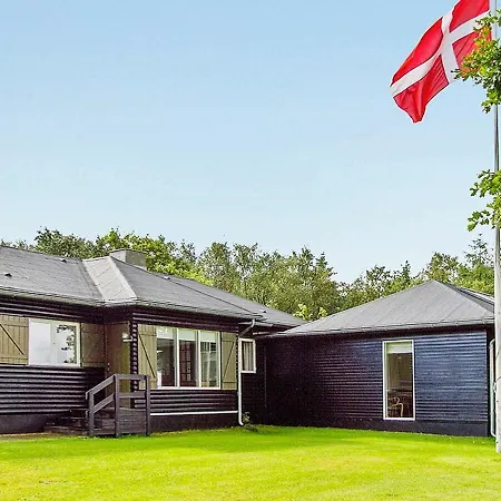 8 Person In Roslev-by Traum *